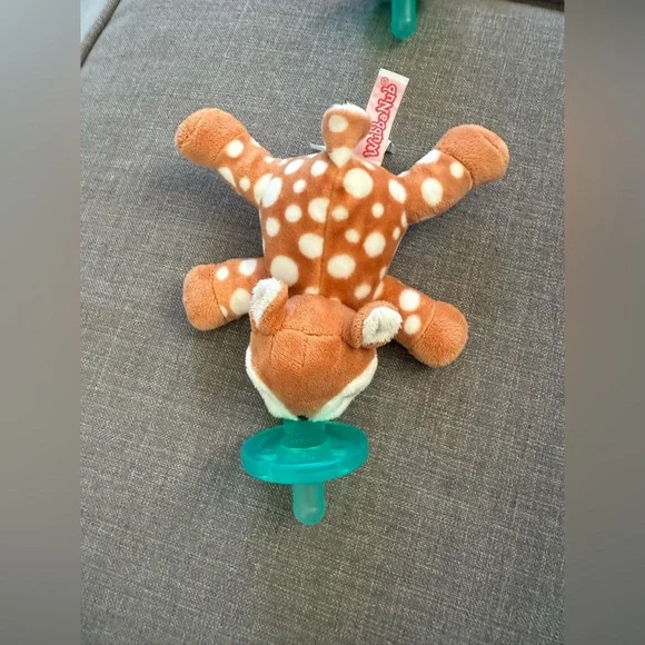 3 wubbanub pacifiers not used - Picture 4 of 8